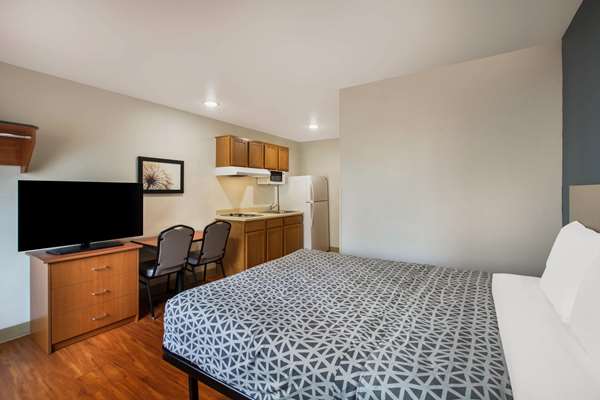 WoodSpring Suites Louisville Southeast photo 2