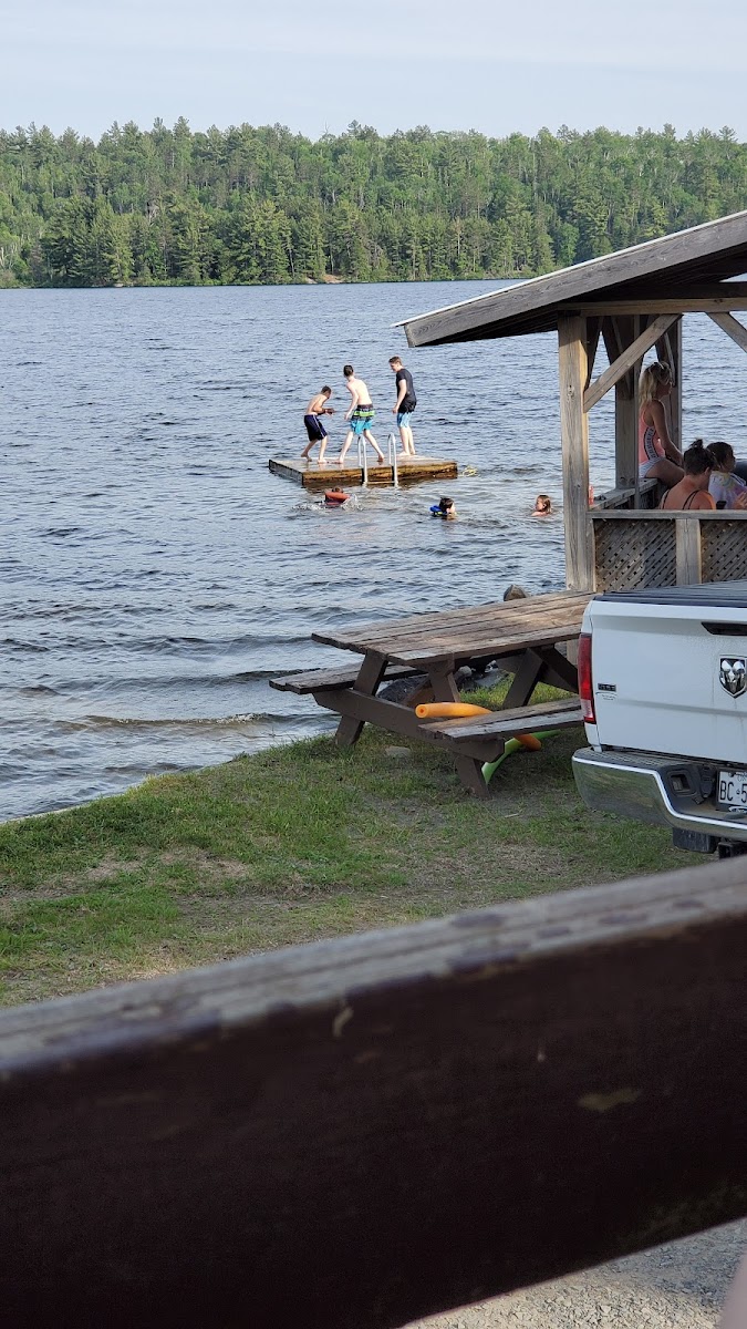 Mountain View Fishing & Hunting Lodge