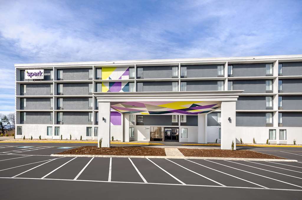 Spark by Hilton Roanoke Airport