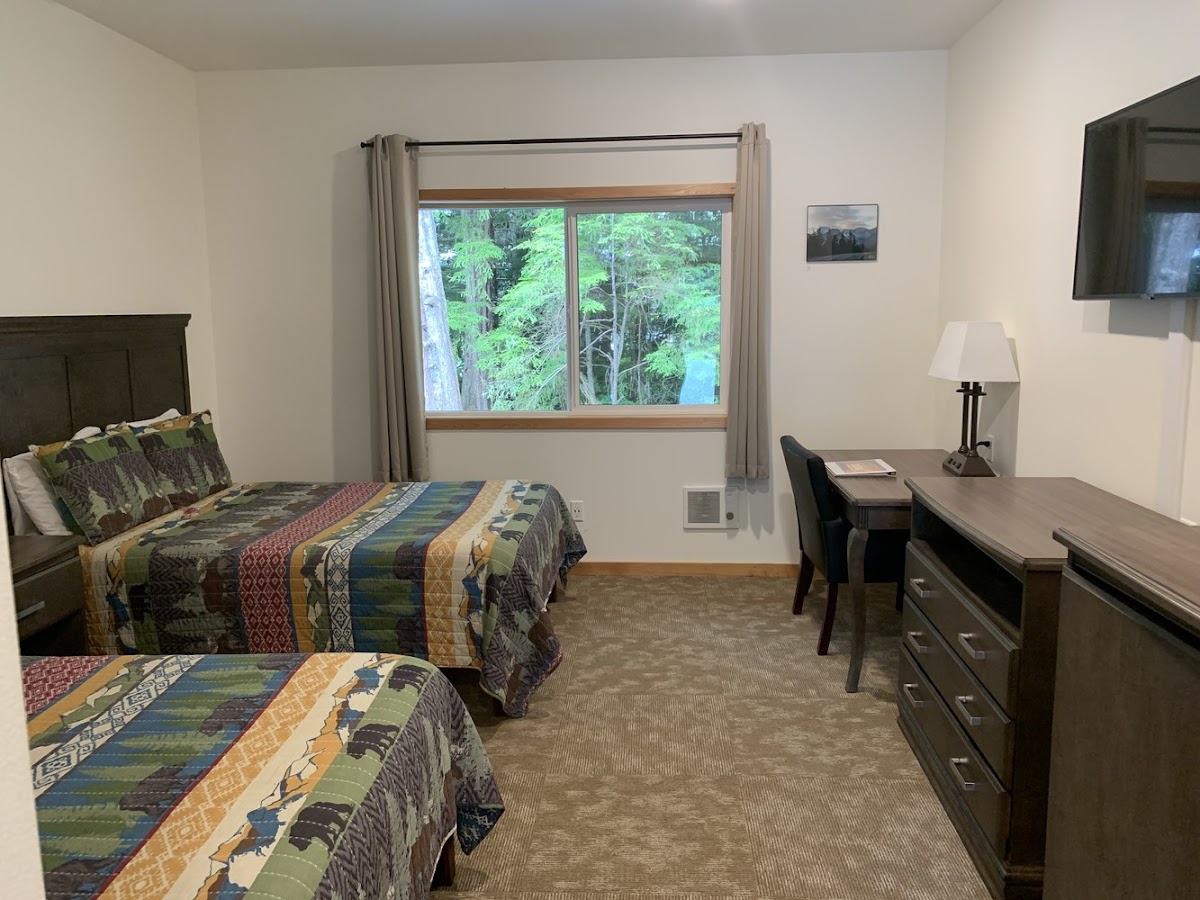 Fireweed Lodge photo 2
