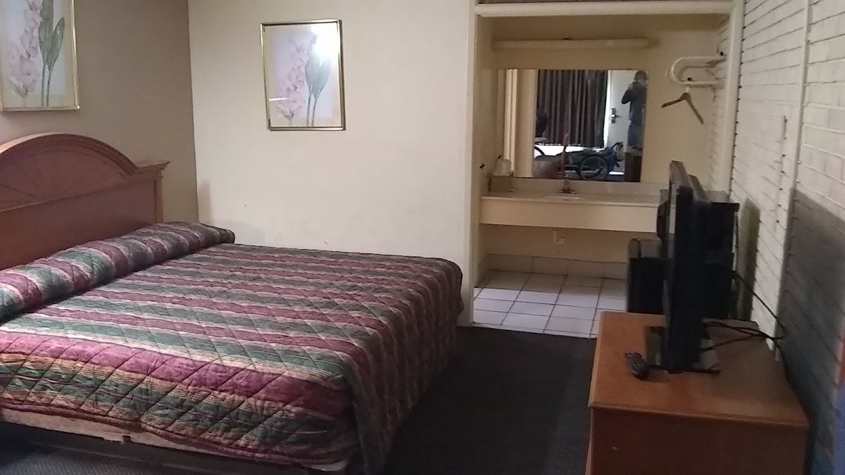 Carriage Inn photo 2
