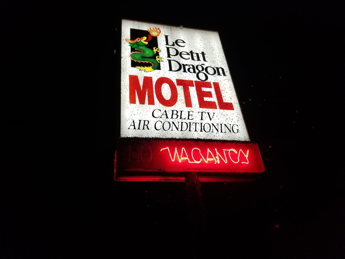Petit Dragon Motel photo 3