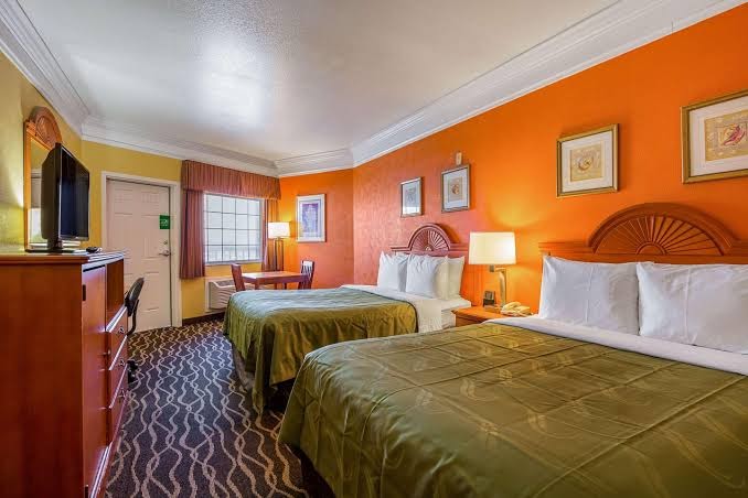 Quality Inn & Suites Galveston - Beachfront photo 2