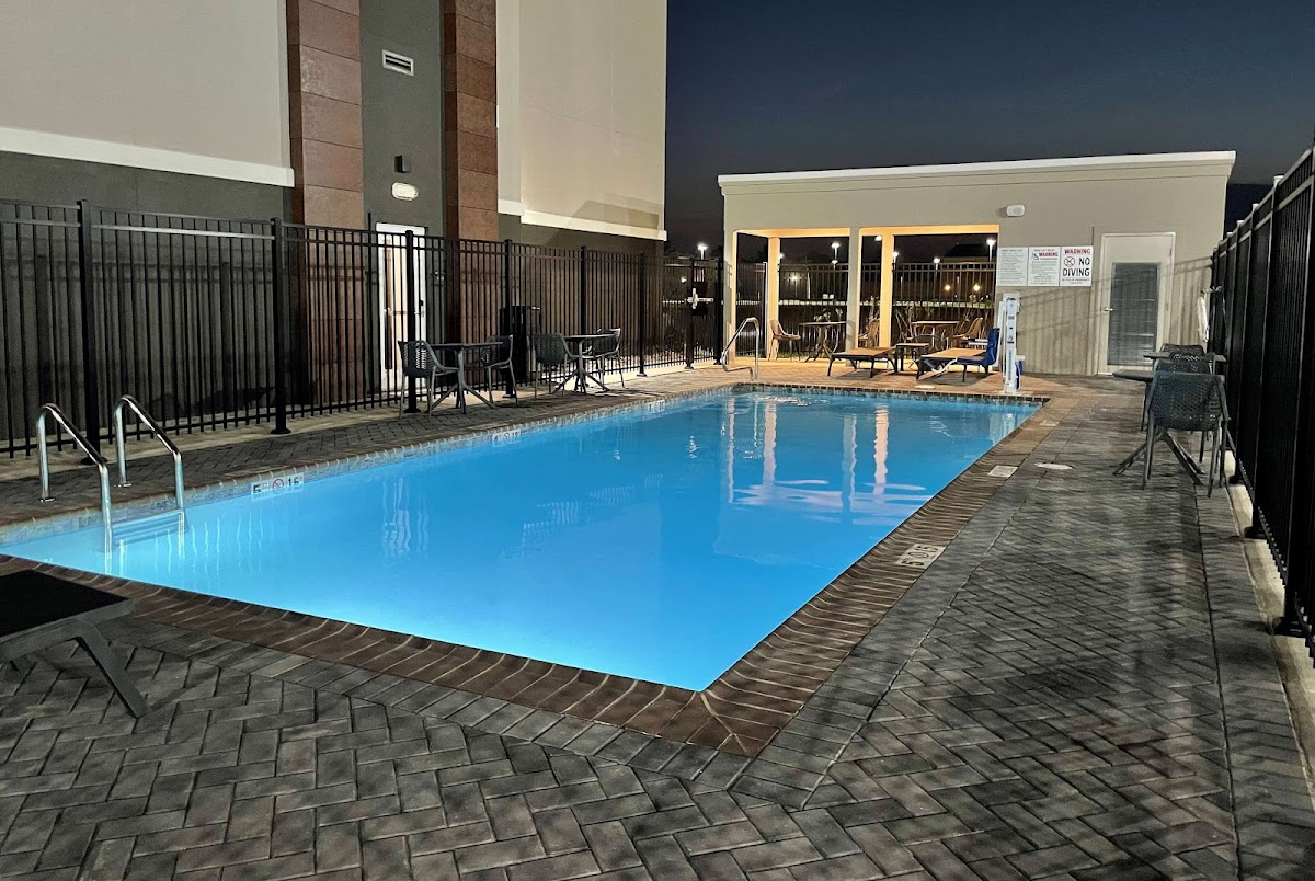 La Quinta Inn & Suites by Wyndham Sulphur (Lake Charles) photo 3