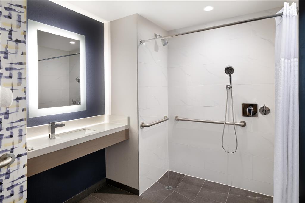DoubleTree by Hilton Long Island City New York photo 3