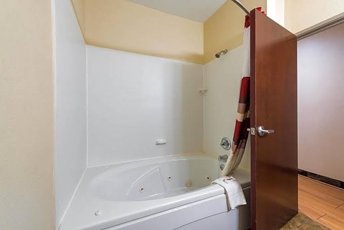Red Roof Inn & Suites Monee photo 3