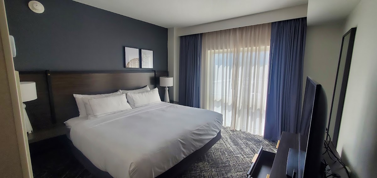 Hilton Charlotte Airport photo 2