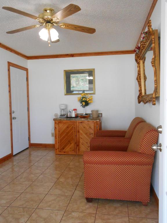 Budget Inn & Suites - Siloam Springs photo 3