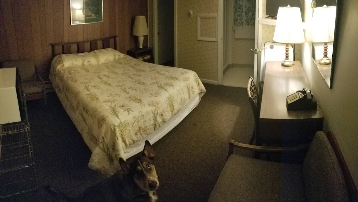 Crest-Hill & Stratford Motels photo 2