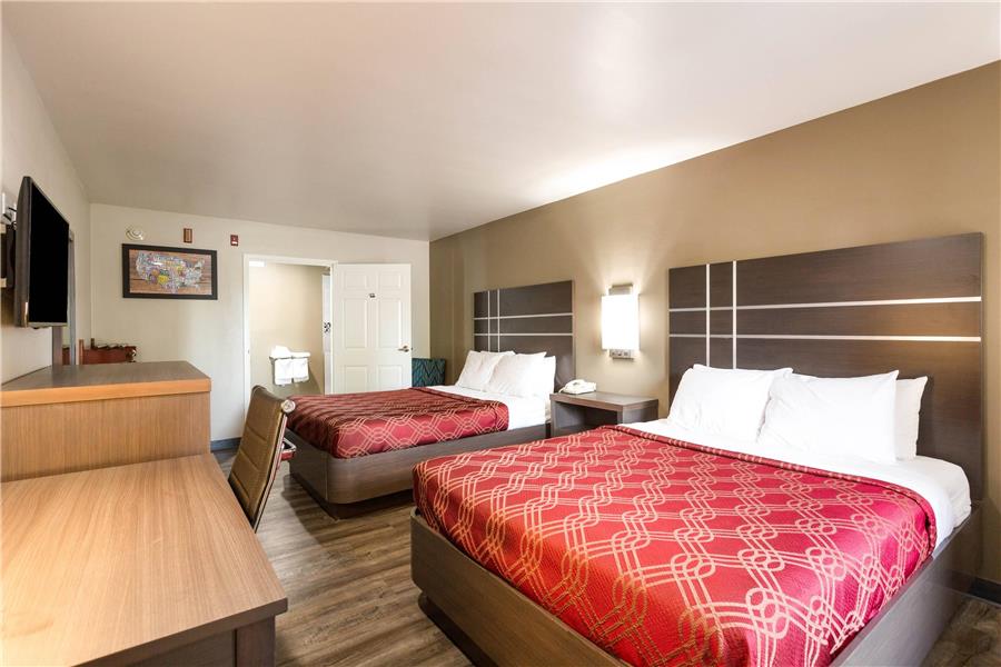 Econo Lodge Inn & Suites Murfreesboro Shopping District photo 2