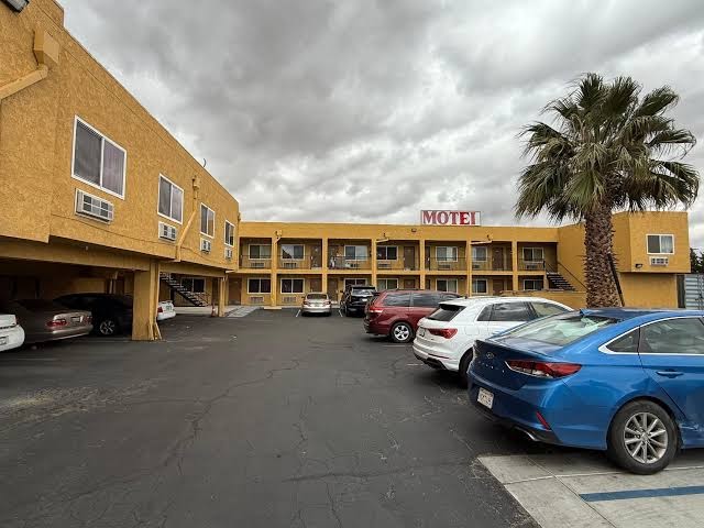 New Budget Inn photo 2