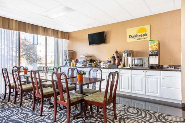 Days Inn by Wyndham College Park photo 3