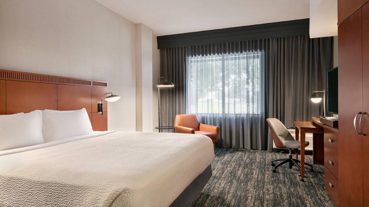 Courtyard by Marriott Lancaster photo 2