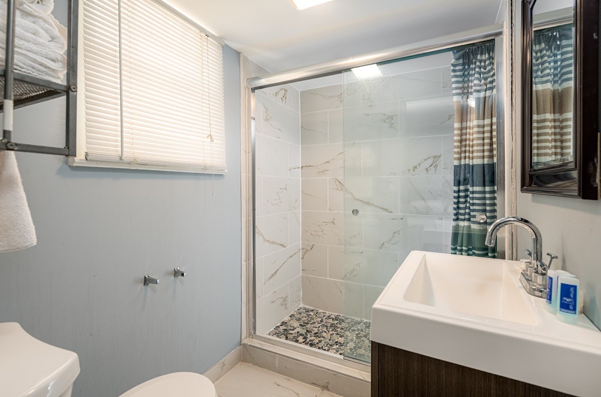 Boardwalk Hotel Charlee Beach Hotel & Beach House rentals photo 3