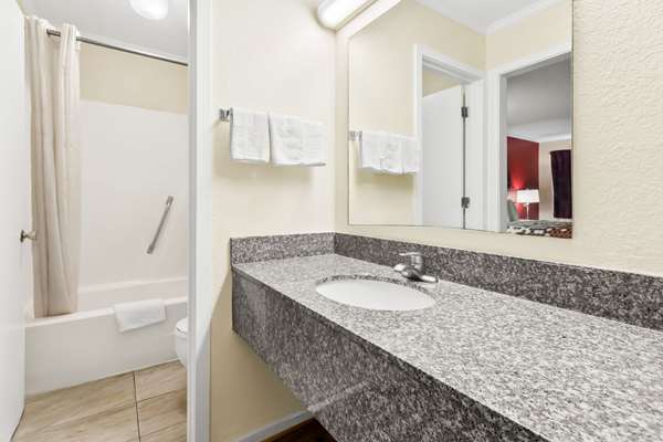 Econo Lodge St. George photo 3