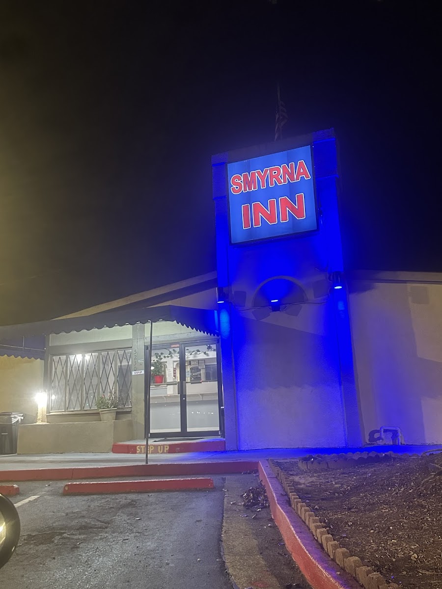 Smyrna Inn