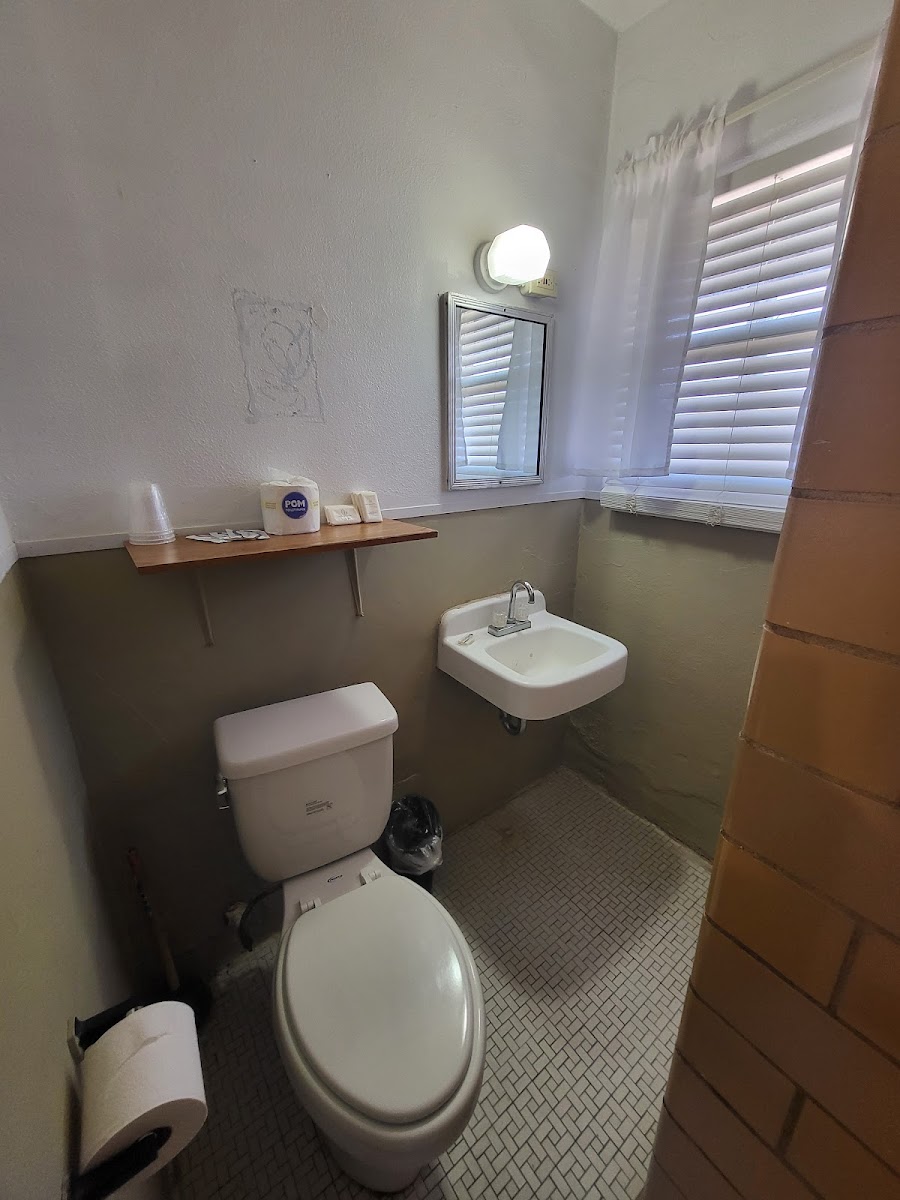 Hill Country Lodge & Mini Storage photo 3