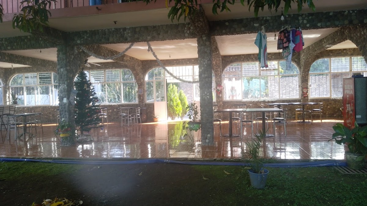 Hotel y albercas Oasis