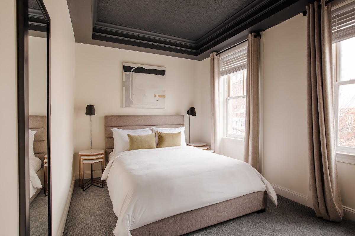 Dupont Circle Embassy Inn by FOUND photo 2