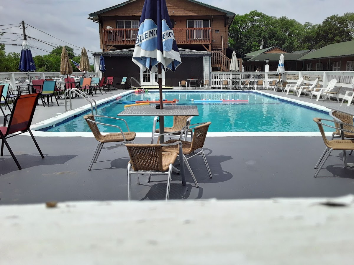 Werry's Cottages Motel & Pub by OYO East Stroudsburg Poconos photo 3