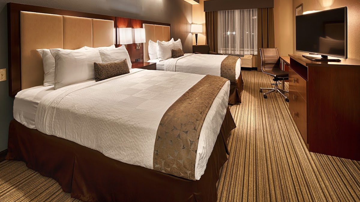 Best Western Plus Boardman Inn & Suites photo 2