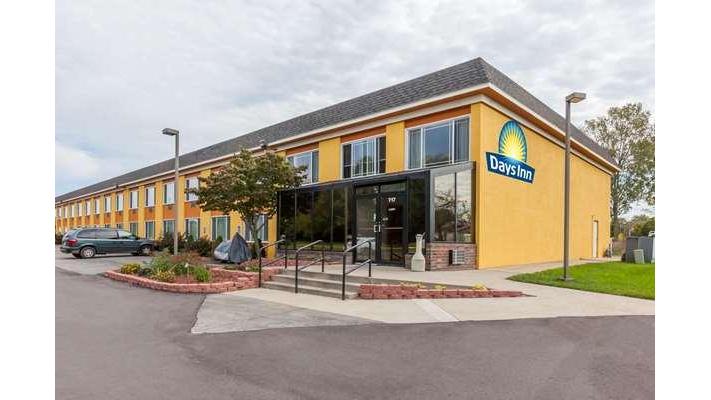Days Inn by Wyndham Holland