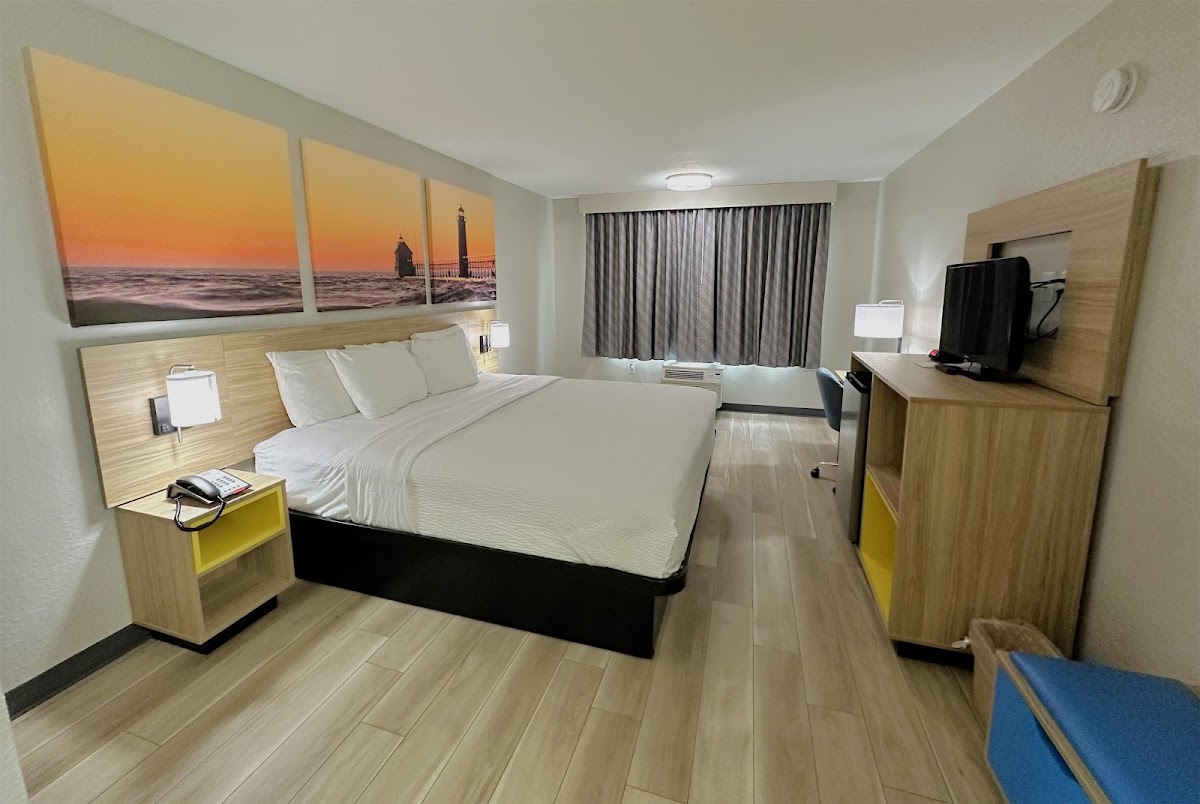 Days Inn by Wyndham Holland photo 2