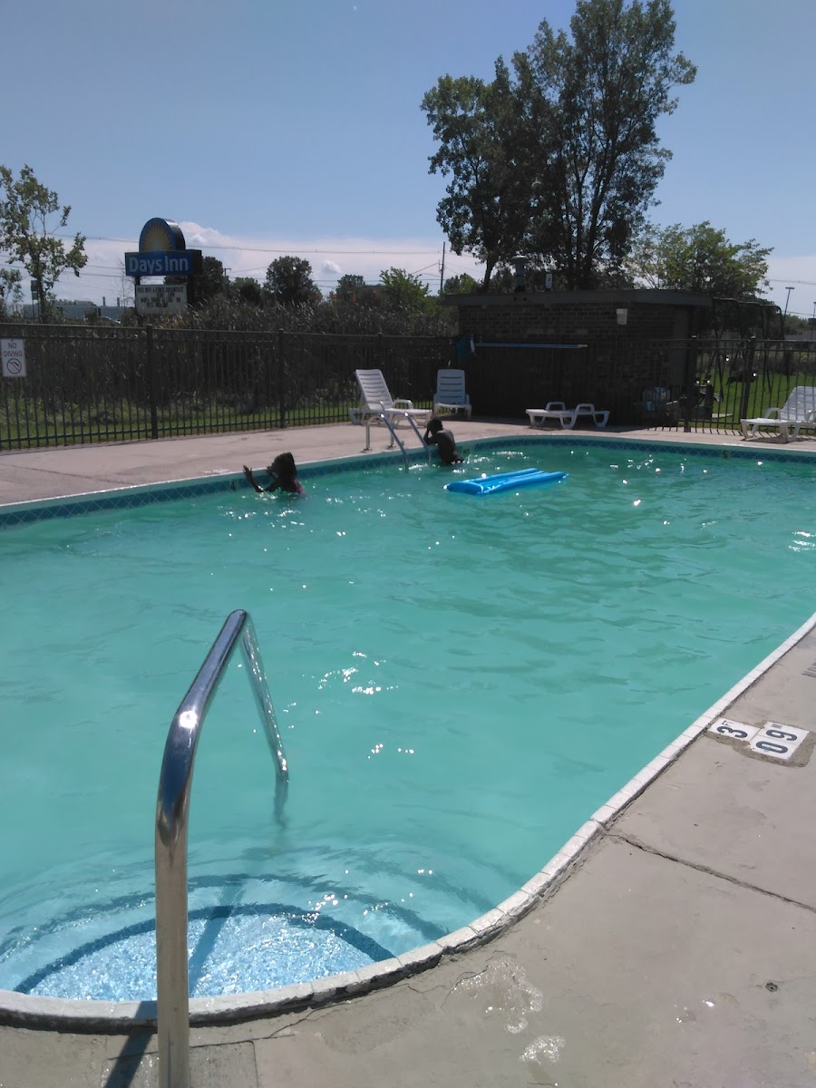 Days Inn by Wyndham Holland photo 3