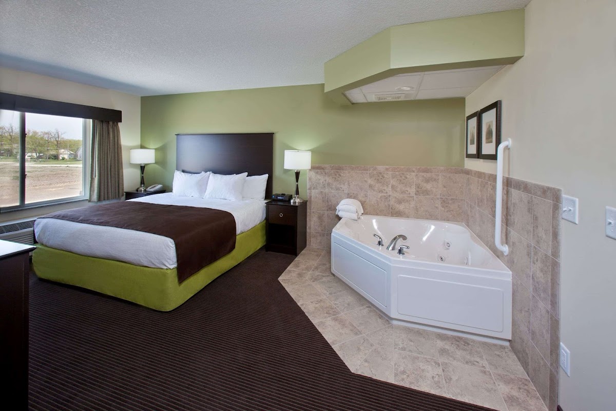 AmericInn by Wyndham Fairfield photo 2