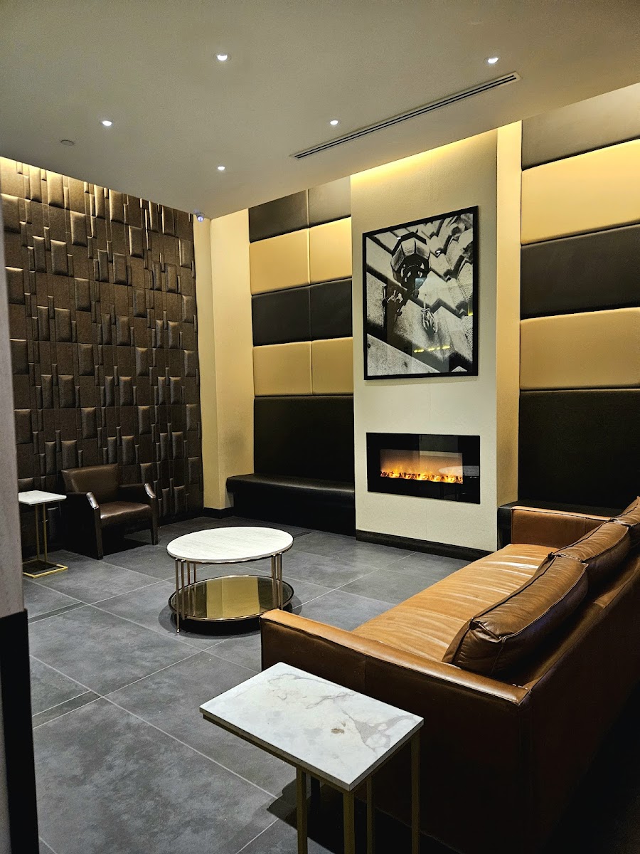 The Hotel at Fifth Avenue photo 2