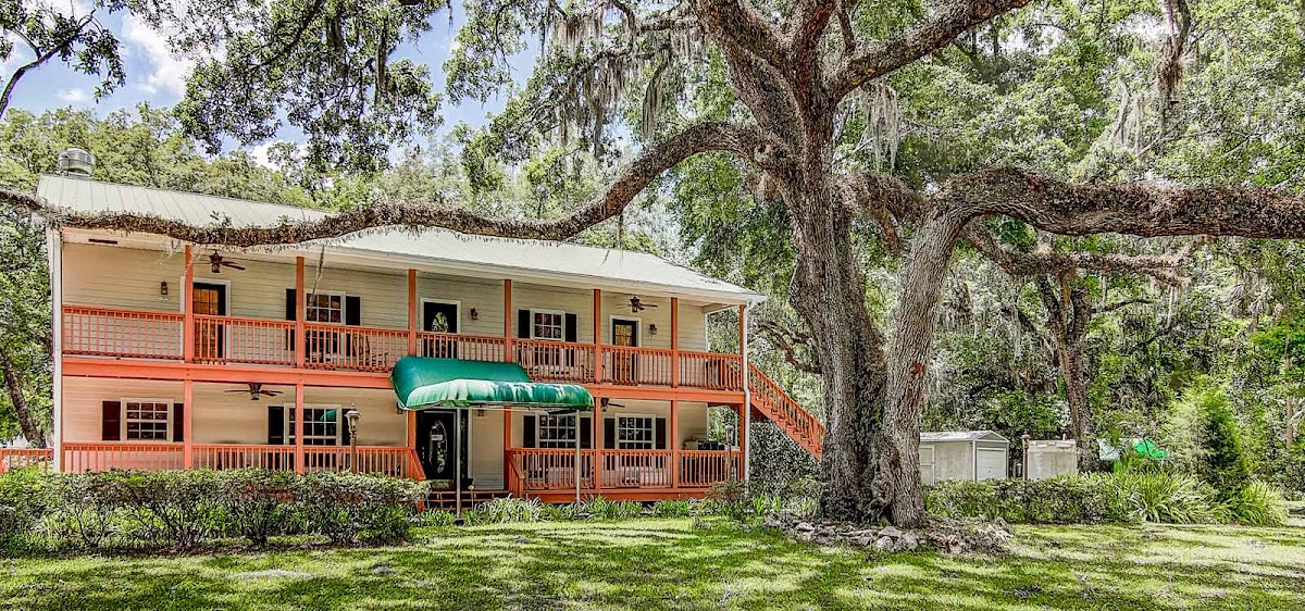 Chassahowitzka Hotel