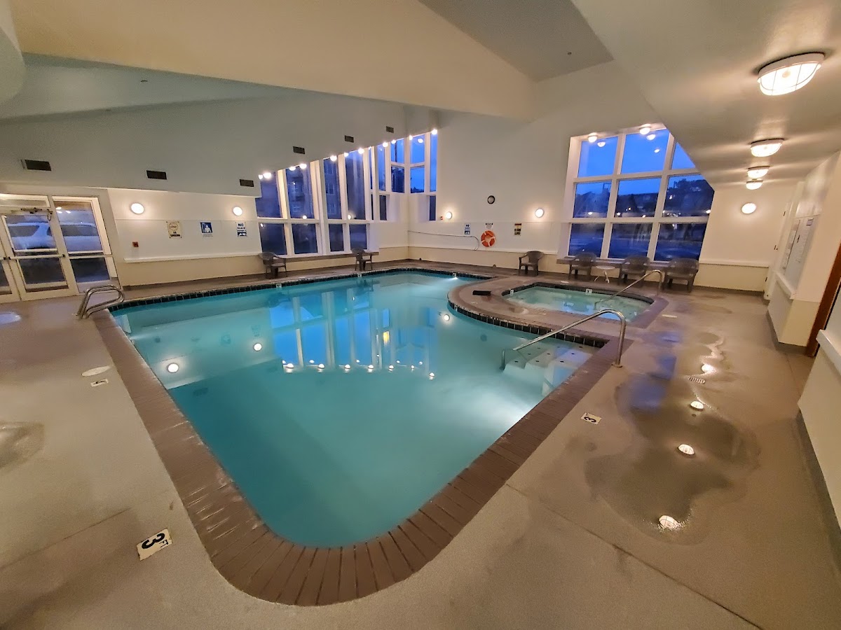 Hallmark Resort Newport photo 3