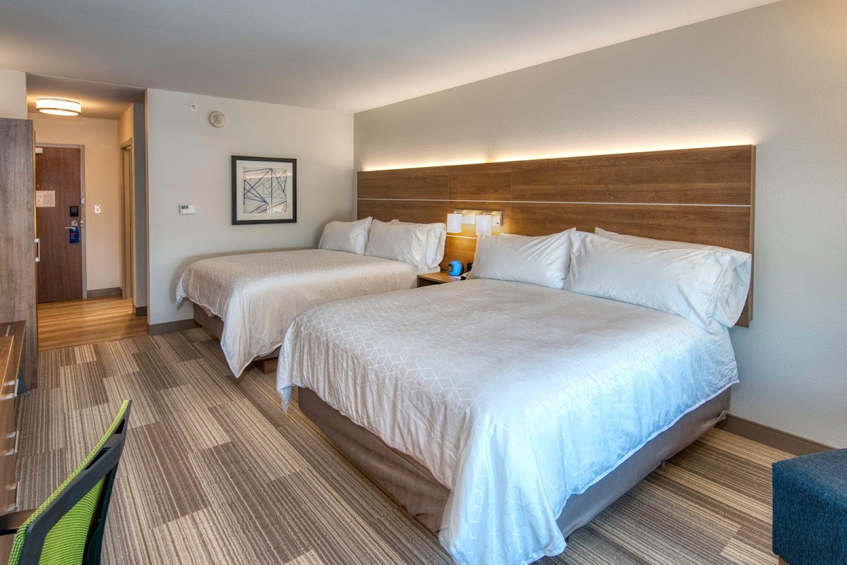 Holiday Inn Express & Suites Omaha Downtown - Old Market by IHG photo 2