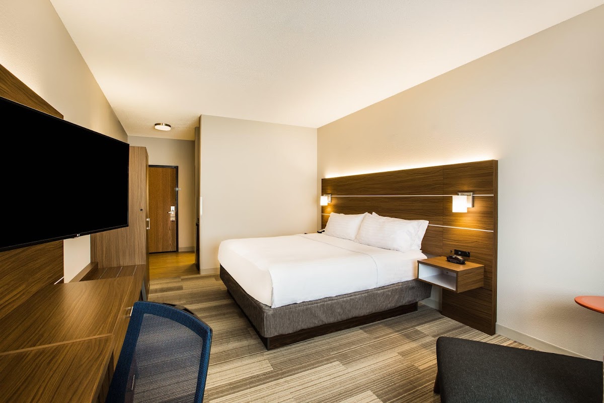 Holiday Inn Express & Suites Bellevue (Omaha Area) by IHG photo 2