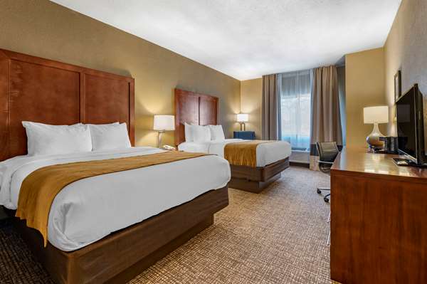 Comfort Inn Shelbyville North photo 2