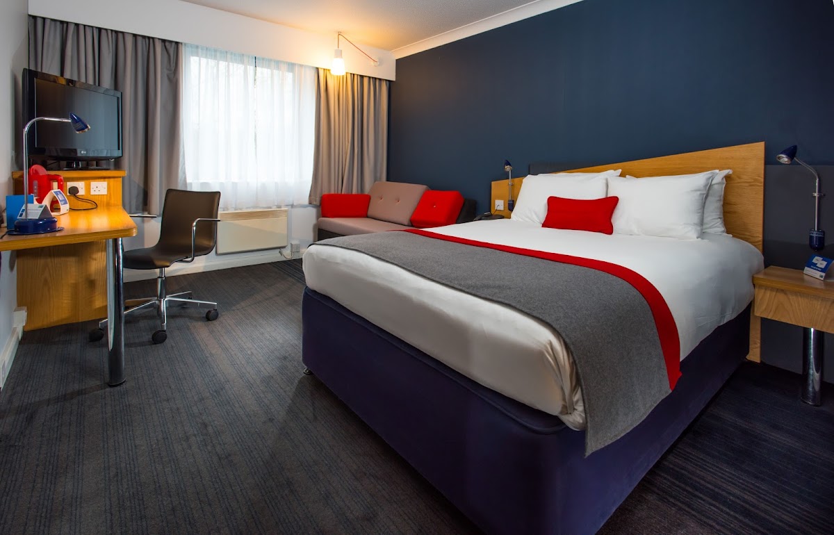 Holiday Inn Express Swansea - East by IHG photo 2