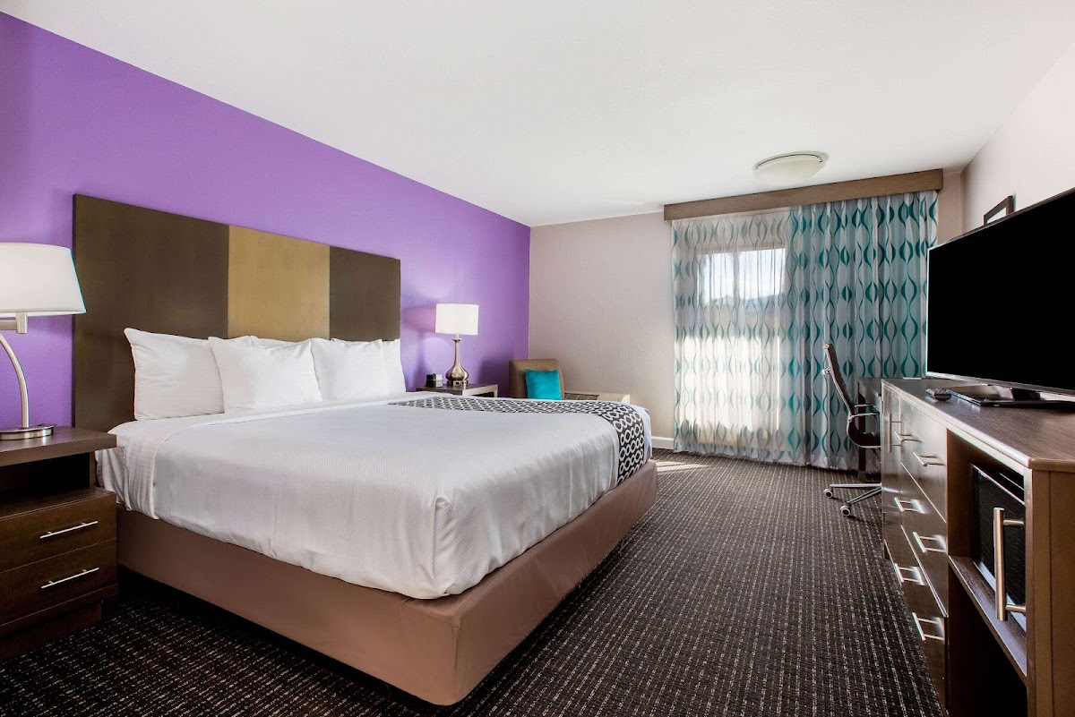 La Quinta Inn & Suites by Wyndham Pomona photo 2
