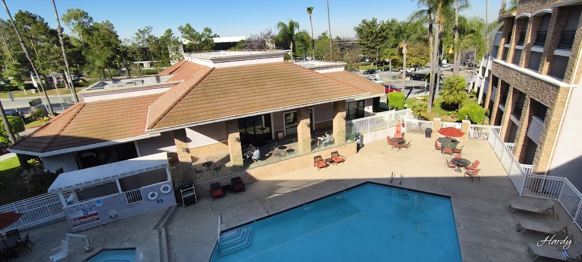 La Quinta Inn & Suites by Wyndham Pomona photo 3