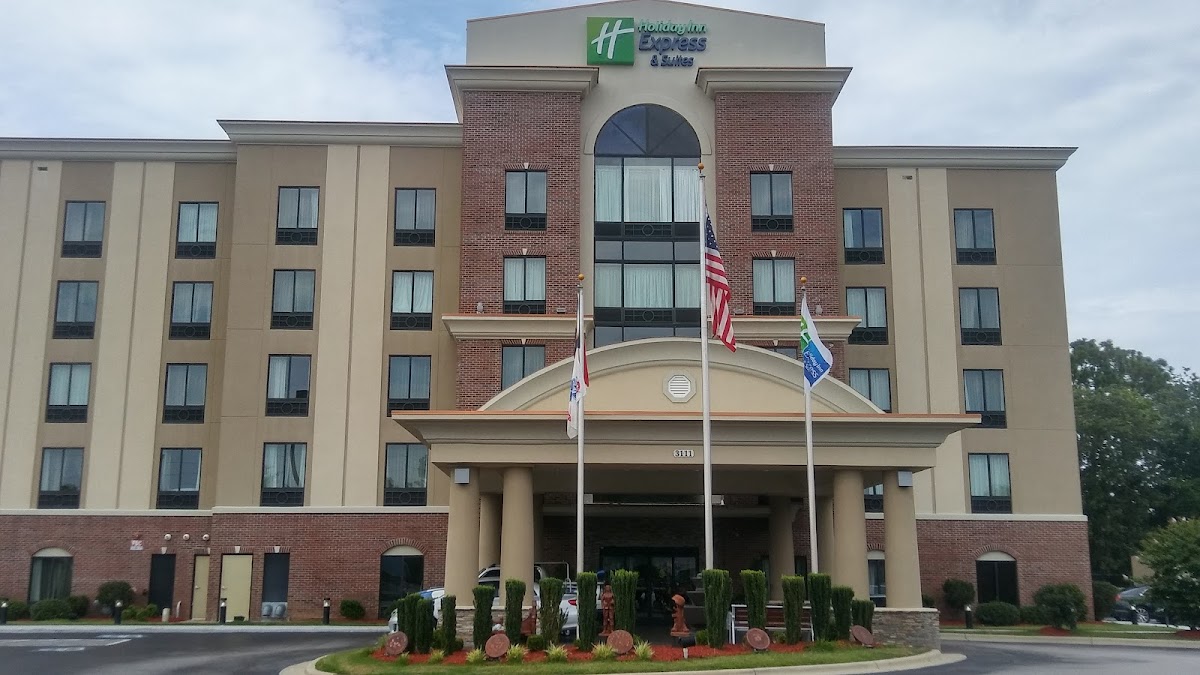 Holiday Inn Express & Suites Hope Mills-Fayetteville Arpt by IHG