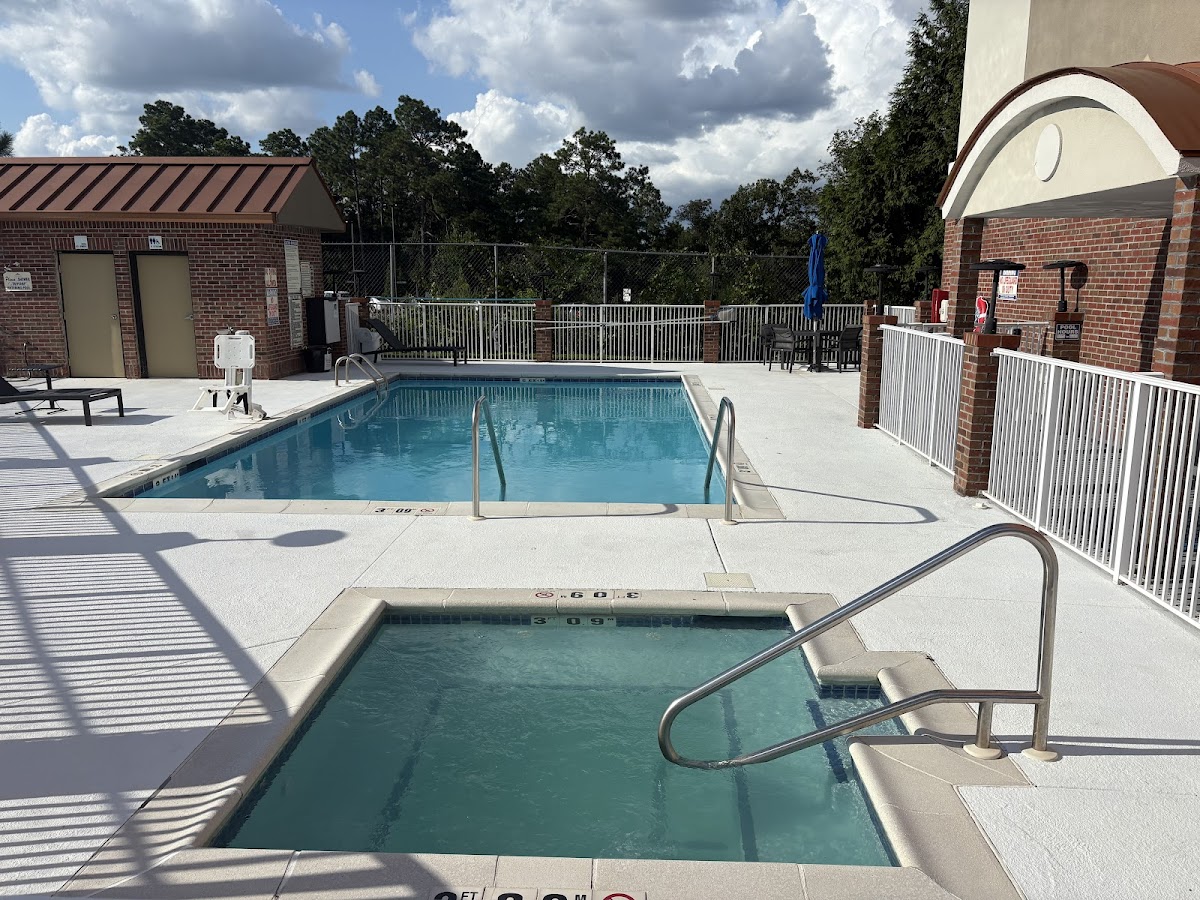 Holiday Inn Express & Suites Hope Mills-Fayetteville Arpt by IHG photo 3