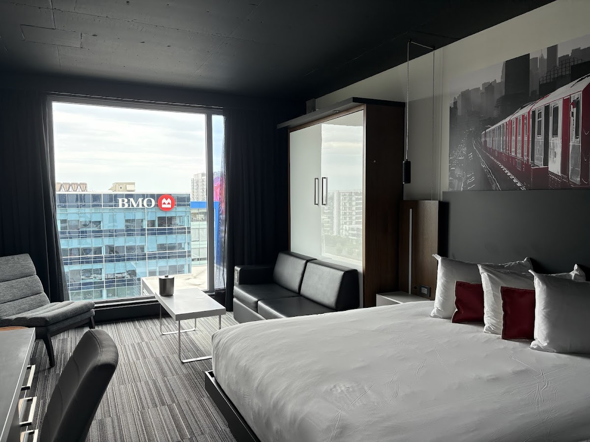 Grand Hôtel TIMES - Laval / Centropolis photo 2