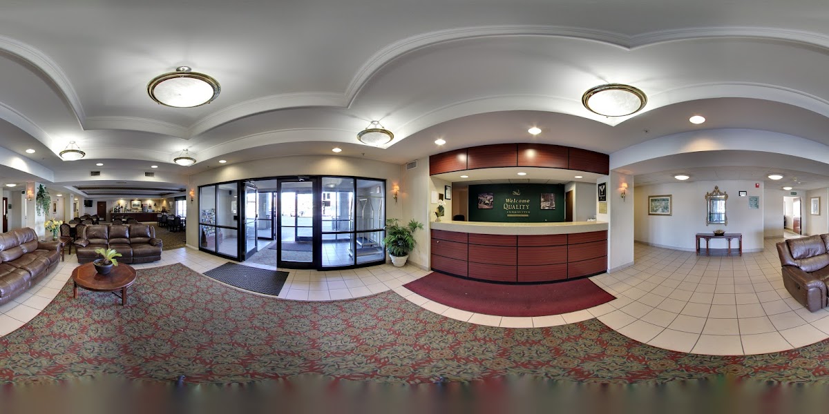 Quality Inn & Suites Airport photo 2