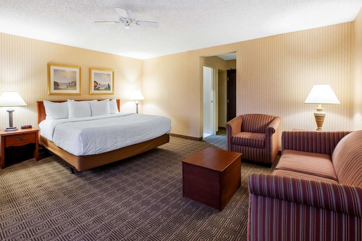 La Quinta Inn by Wyndham Detroit Southgate photo 2