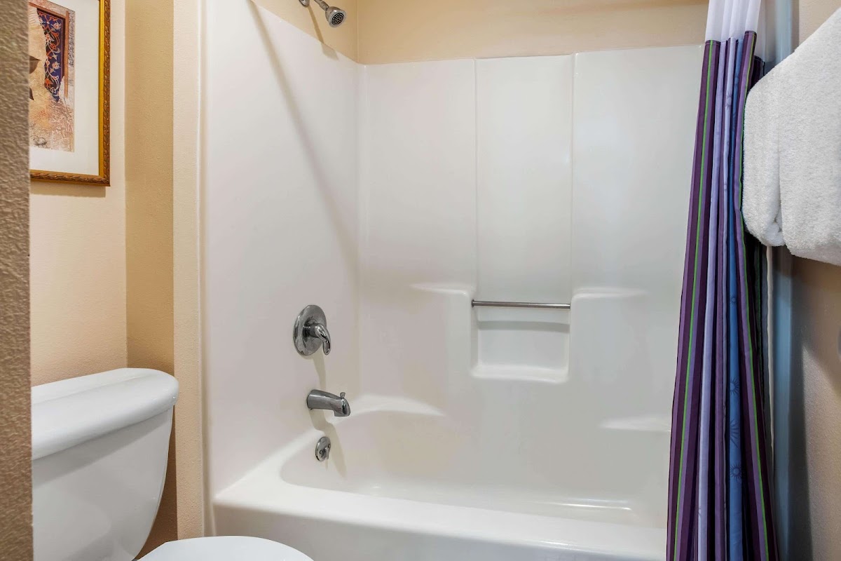 La Quinta Inn by Wyndham Detroit Southgate photo 3