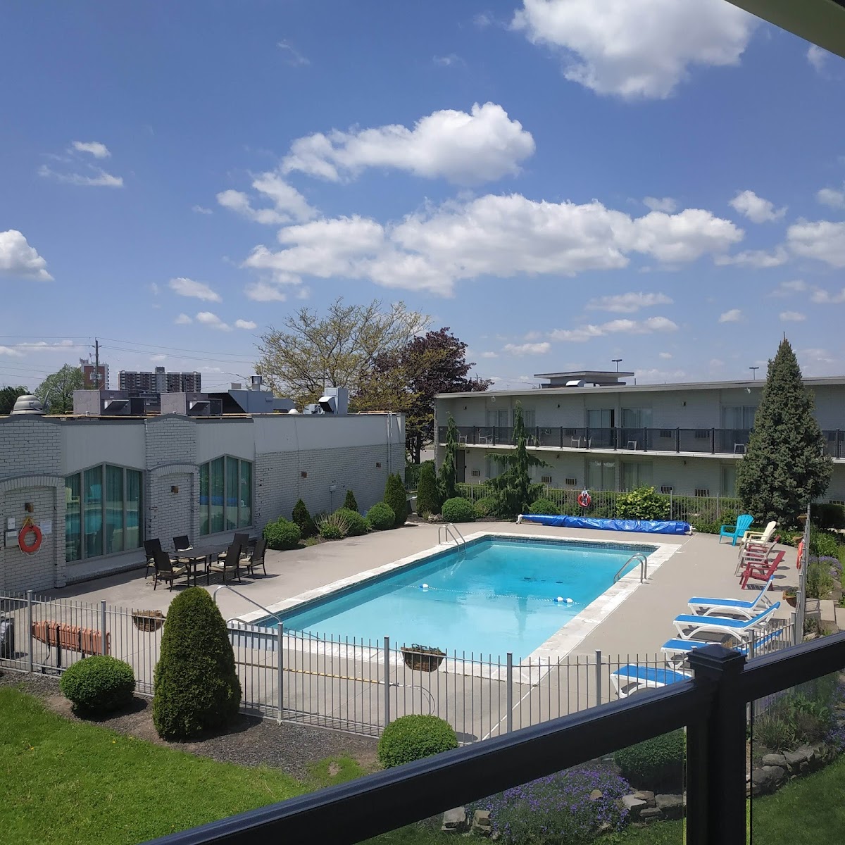 Days Inn by Wyndham London photo 3