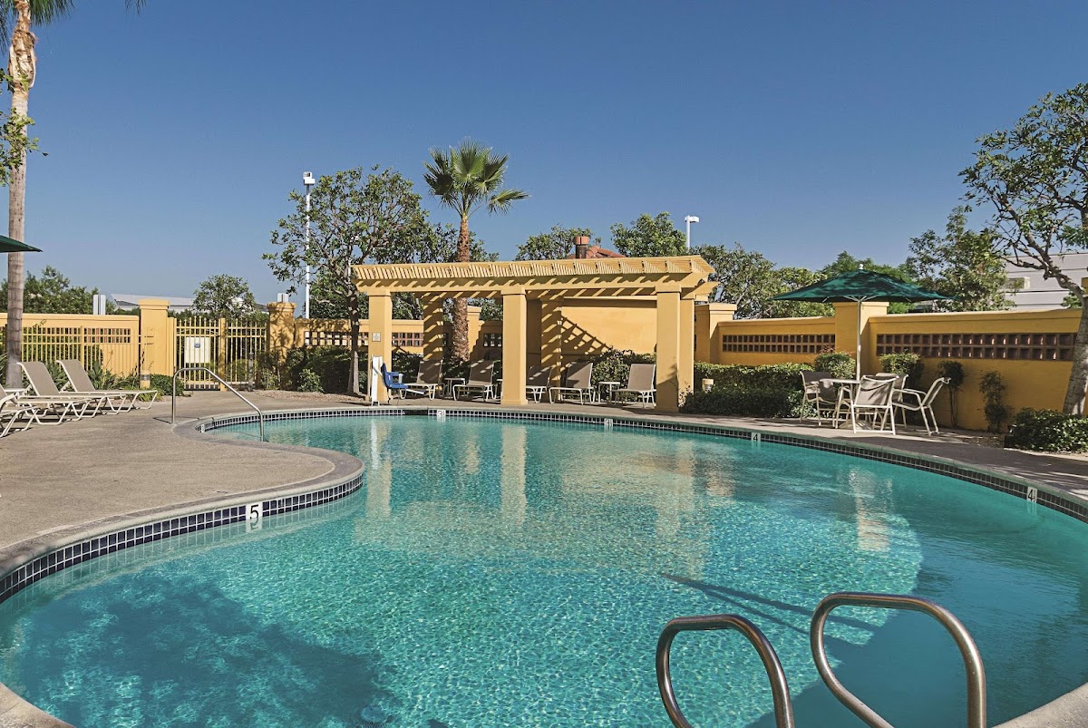 La Quinta Inn & Suites by Wyndham Ontario Airport photo 3