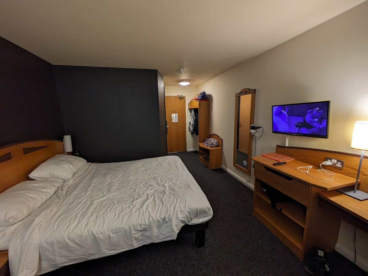 ibis Lincoln photo 2