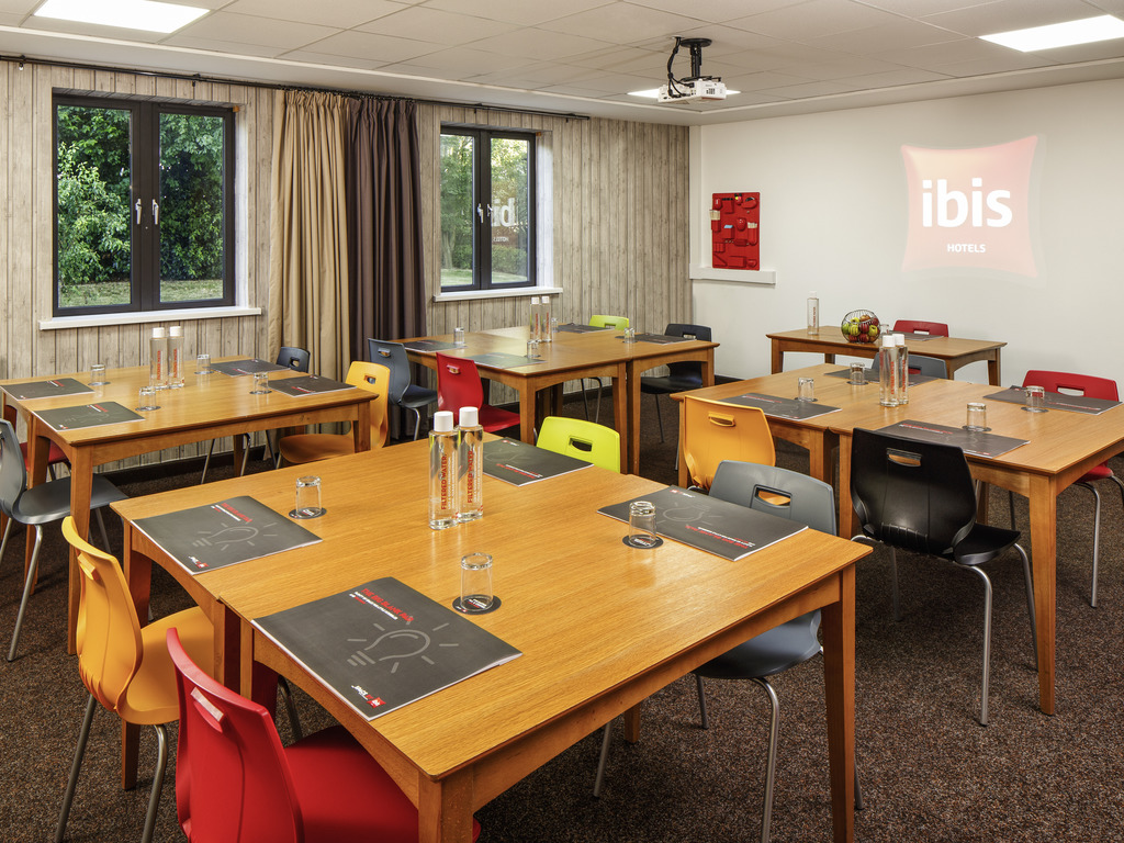 ibis Lincoln photo 3