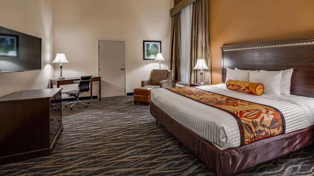 Best Western Plus Battle Ground Inn & Suites photo 2