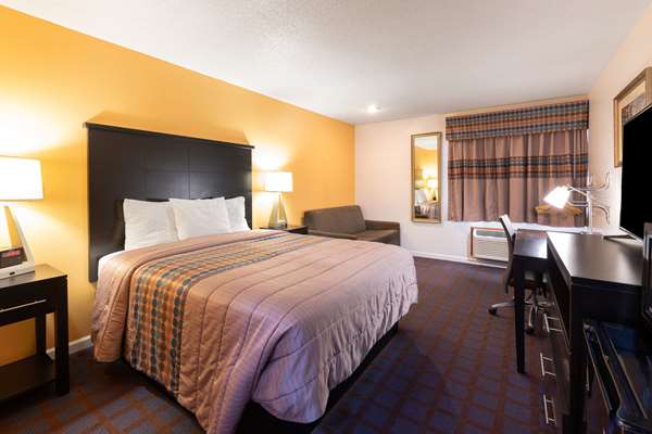 Rodeway Inn Red Oak photo 2